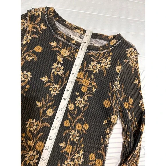 Free People Pretty Little Thermal Waffle Knit Shirt Top Small Floral Long Sleeve - Picture 8 of 10